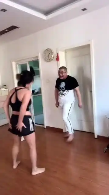 剪刀石头布啊
