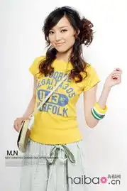 甜美女生夏日的甜美t恤教你如何成为众人眼中的芭比娃娃