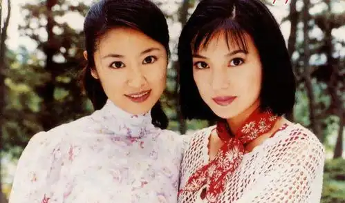 最美琼瑶女郎,琼瑶为她等三年,嫁给小学同学,今46岁幸福不已
