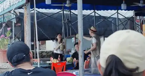 王冰冰撒贝宁尼格买提同框表情亮了,网友天是热的但心是冰冰的
