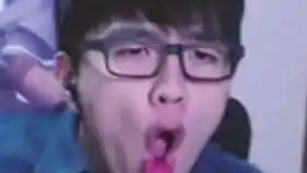 教你如何制作允星河表情包
