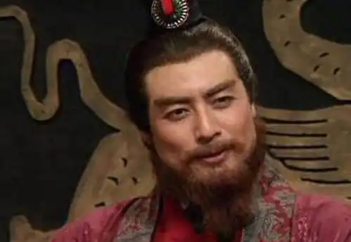 诸葛亮向孙权索要一囚犯,孙权寻来相见,哪料却遭囚犯羞辱
