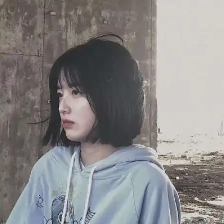 女生头像唯美侧脸图片孤单不是与生俱来
