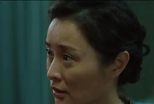 嘴歪脸肿,一做表情就僵,这些实力派演员的整容脸真的很出戏
