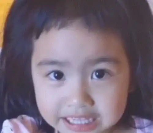 包贝尔丑萌女儿长大了,遗传奶奶俄罗斯血统,追星女孩无疑了
