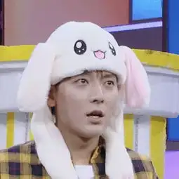 组图易烊千玺变兔兔萌翻众人黄子韬陈翔化身表情包
