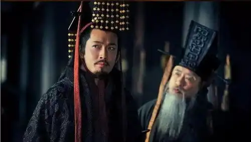 曹魏蜀汉相继称帝,江东吴王孙权,为什么他最晚坐上龙椅
