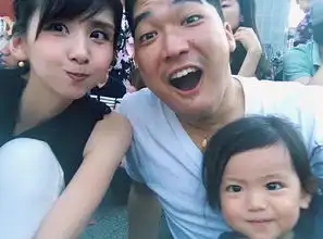 这个妈妈生了一个男孩,竟然比女孩还漂亮,全部人都惊呆了
