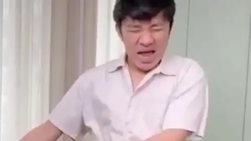 王祖蓝跳舞表情鬼畜,老婆李亚男吓坏忙捂肚子
