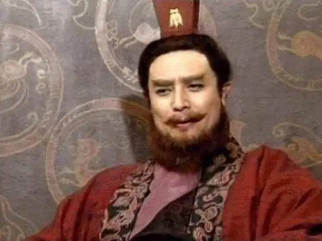 孙策功劳不比孙坚低,为何孙权只追封孙坚为皇帝,却不追封孙策

