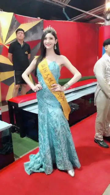 泰国人妖皇后等你来撩呀
