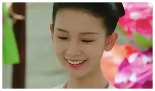 明星烤瓷牙翻车,白到刺眼嘴包不住,迪丽热巴也变成牙亲王
