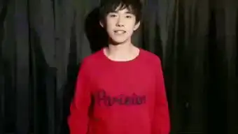 易烊千玺与周冬雨吻戏曝光,全程俩人表情很深情,程度比她好太多...
