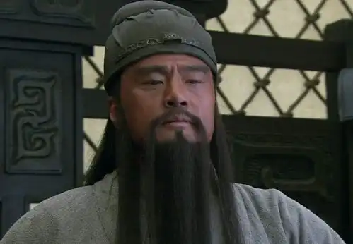 刘备自称汉中王,给汉献帝上表的名单中,为何关羽排不进前五
