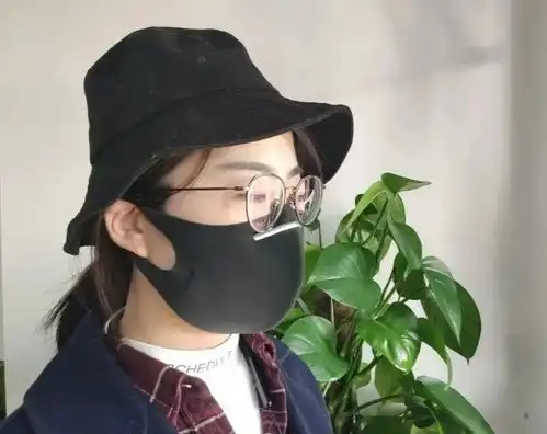 透气舒适不勒耳立体裁剪的kn95口罩,少量现货包邮
