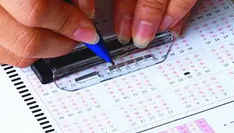 地方新闻精选学生画表情包答题求1分过年老师十动然拒痛给0分
