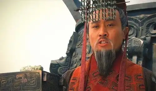 三国最厉害的人有两个,一个白手起家开创基业,一个独占天下九州
