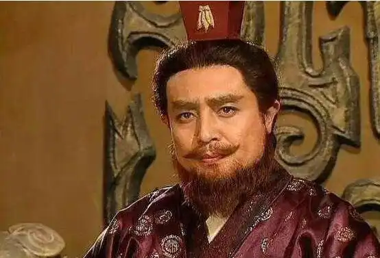 为何诸葛亮痛骂曹丕是乱臣贼子,却默认孙权称帝蜀汉的无奈
