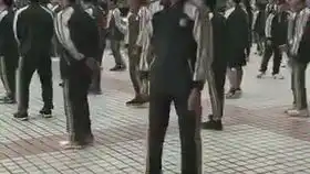 鬼畜课间操第一个动作开始我就知道这小哥不简单之六中舞王飞一般的感觉

