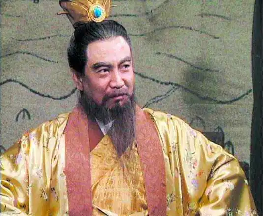 让梨的孔融为何惨遭曹操灭门,七岁幼女为何也不放过
