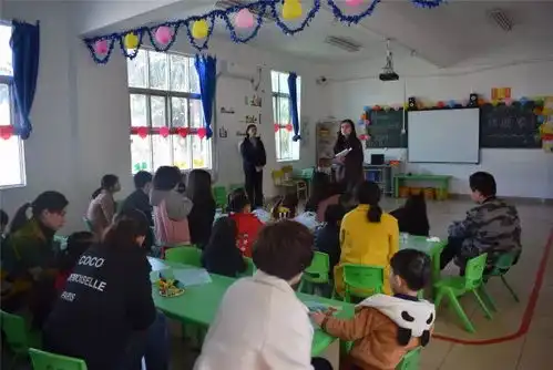 共铸孩子美好明天我校召开期末家长会
